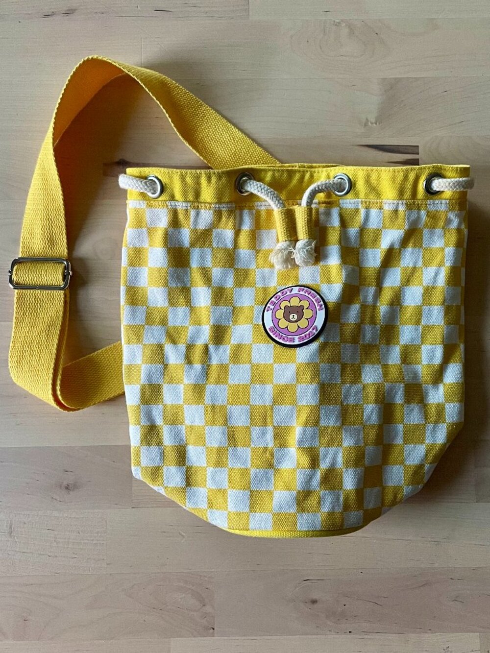Teddy Fresh Unisex Yellow & White Checkered Drawstring Shoulder Bag Crossbody
